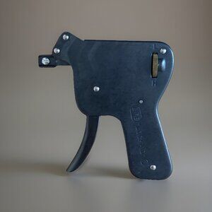 Vintage Life “Lockaid” Majestic Lock Co Gun. GUN ONLY!!